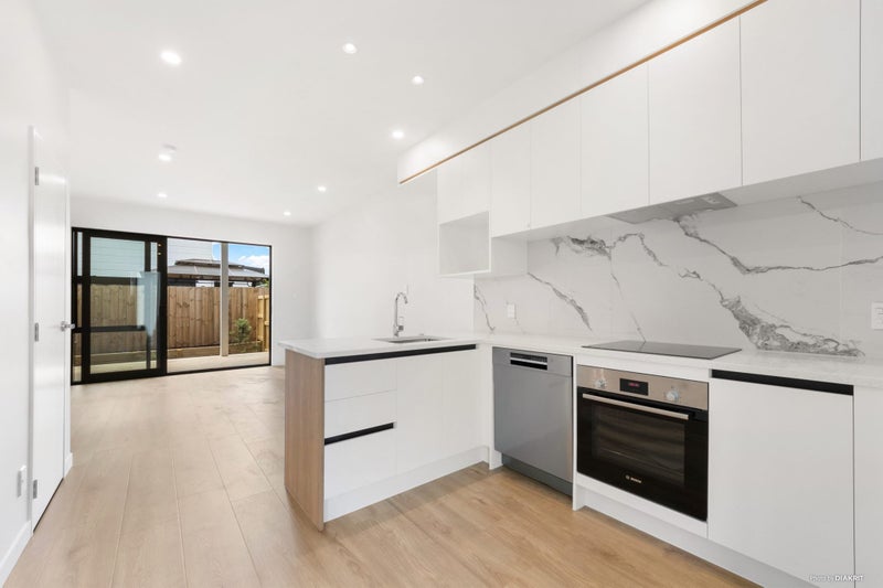 12C Shamrock Lane, Te Atatu Peninsula, Auckland - Carousel 2