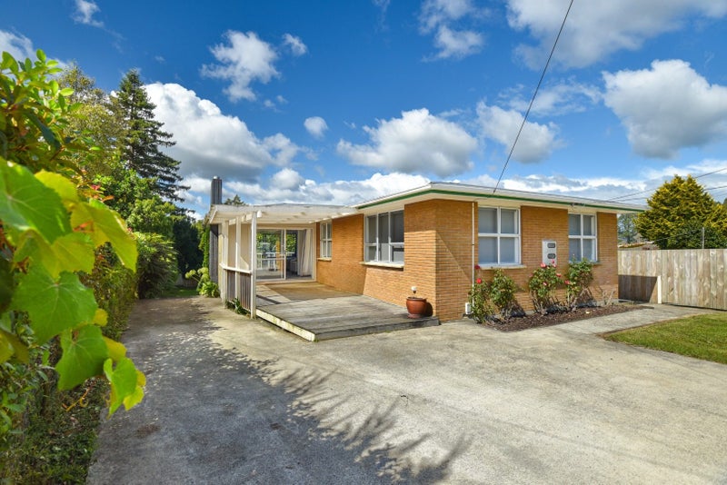 22 Bay Grove, Pukehangi, Rotorua - Carousel 1