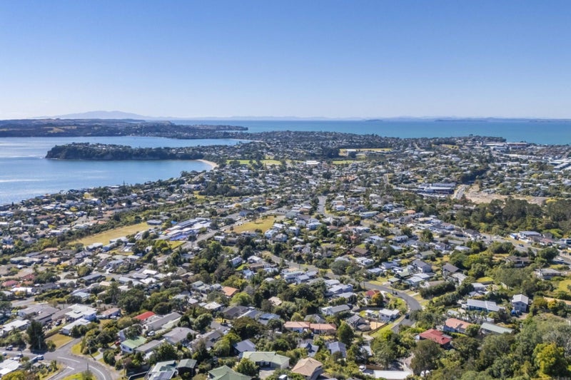 25 Elliston Crescent, Stanmore Bay, Whangaparaoa - Carousel 18