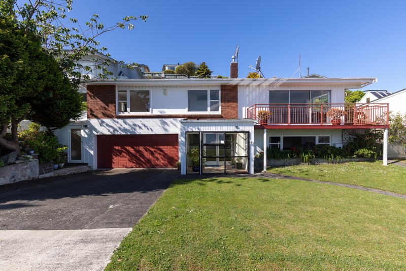 38 Rama Crescent, Khandallah, Wellington - Carousel 1