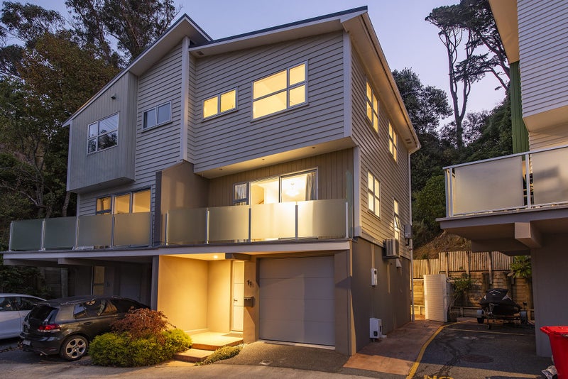 1B Anderson Terrace, Mount Cook, Wellington - Carousel 2
