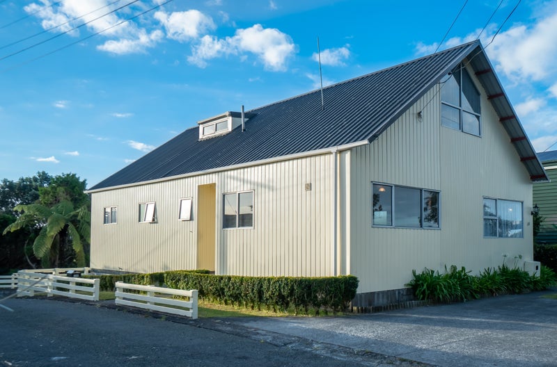 100 Frankley Road, Frankleigh Park, New Plymouth - Carousel 1