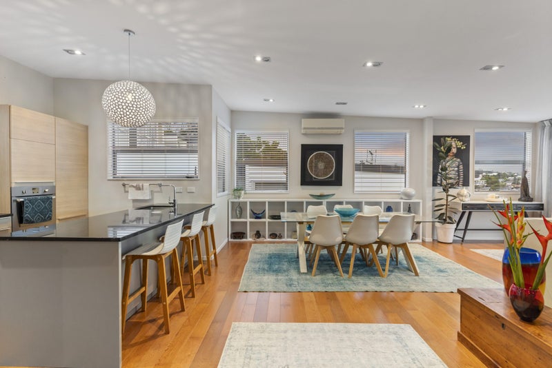 6/8 Wilk Lane, Browns Bay, Auckland - Carousel 1