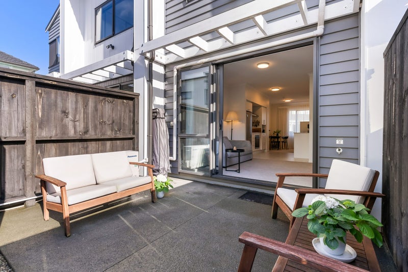 4 Hononga Lane, Northcote, Auckland - Carousel 1