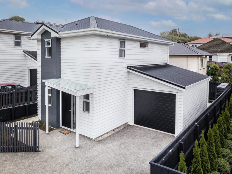 27C Ranui Terrace, Tawa, Wellington - Carousel 1