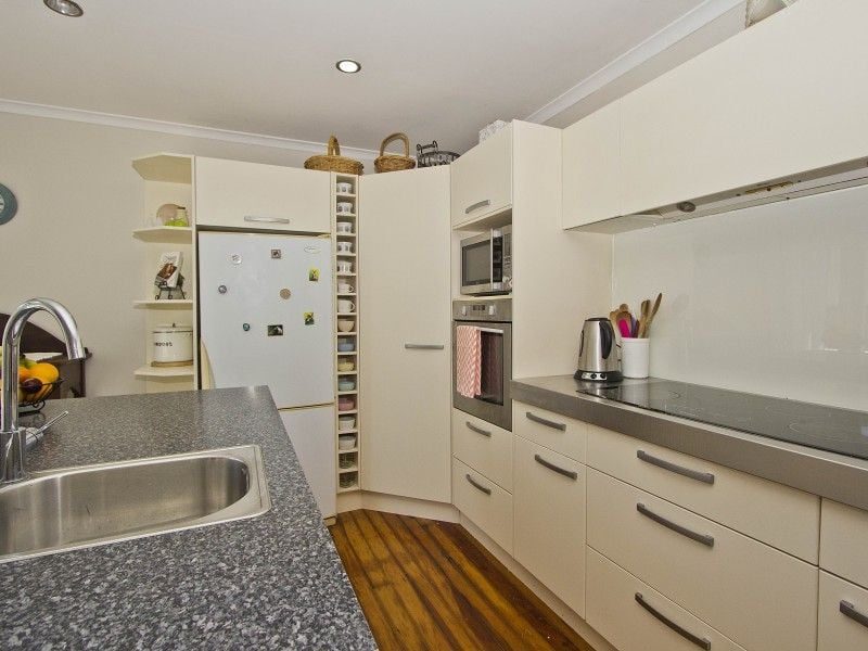 15 Lockwood Crescent, Taita, Lower Hutt - Carousel 11