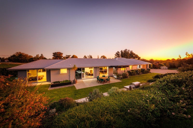 100 Greer Court, Bunnythorpe, Palmerston North - Carousel 1