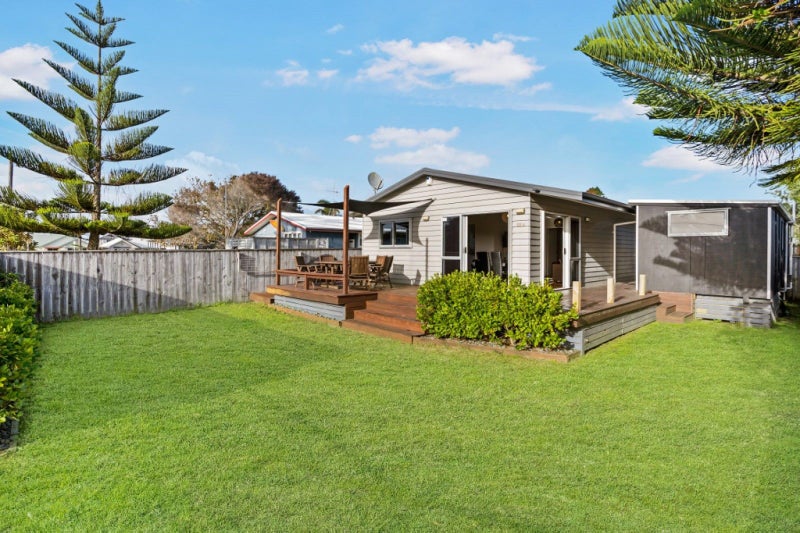 121A Ocean Road, Whangamatā - Carousel 1