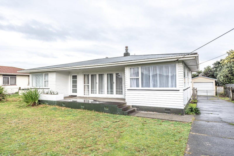 7 Cornfoot Street, Castlecliff, Whanganui - Carousel 1