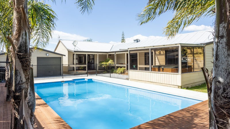 36 Ryan Crescent, Greenmeadows, Napier - Carousel 1