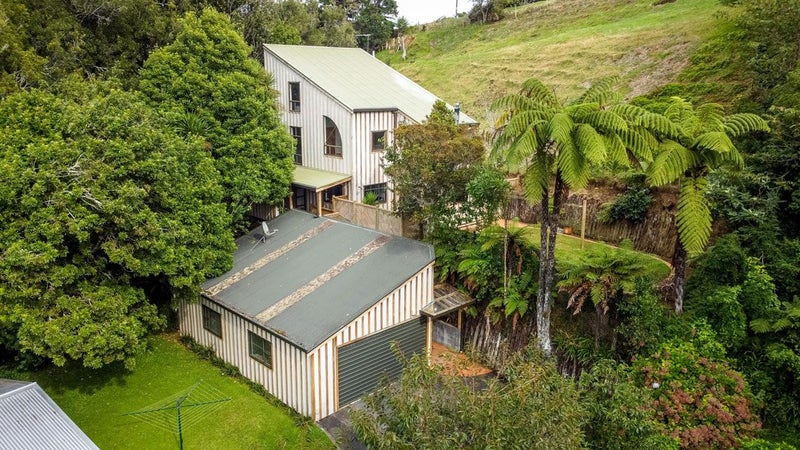 12C Marina Grove, Frankleigh Park, New Plymouth - Carousel 1