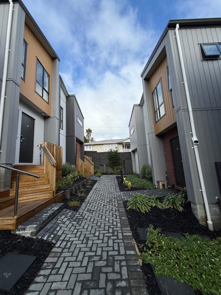 16 Don Oliver Lane, Glen Eden, Auckland - Carousel 20