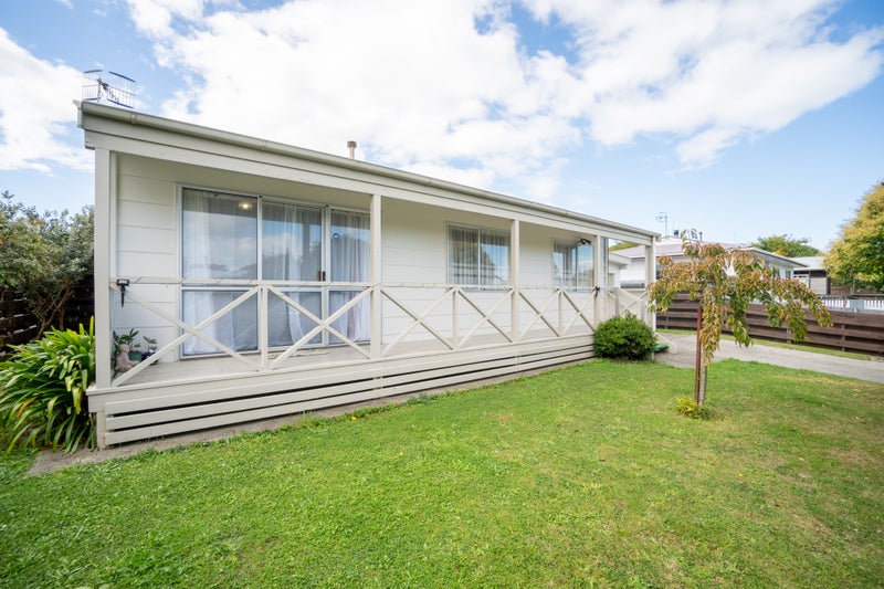 25A Rosedale Crescent, Cloverlea, Palmerston North - Carousel 2