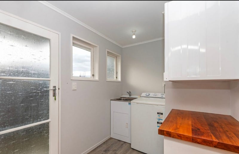 22 Motuoapa Place, Kelvin Grove, Palmerston North - Carousel 14