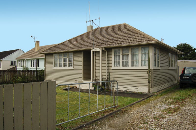 82 Holland Road, Fairfield, Hamilton - Carousel 1