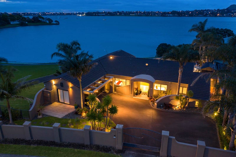 20 Bramley Drive, Farm Cove, Auckland - Carousel 2