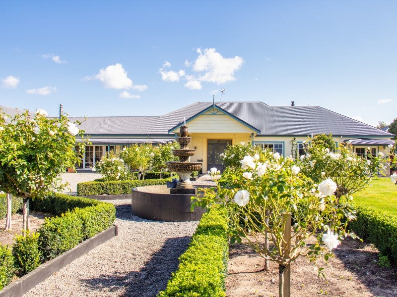 297 No 1 Line, Featherston - Carousel 2