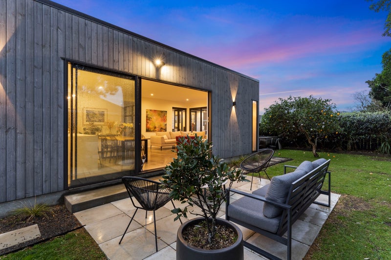 41 Hereford Street, Te Atatu Peninsula, Auckland - Carousel 2