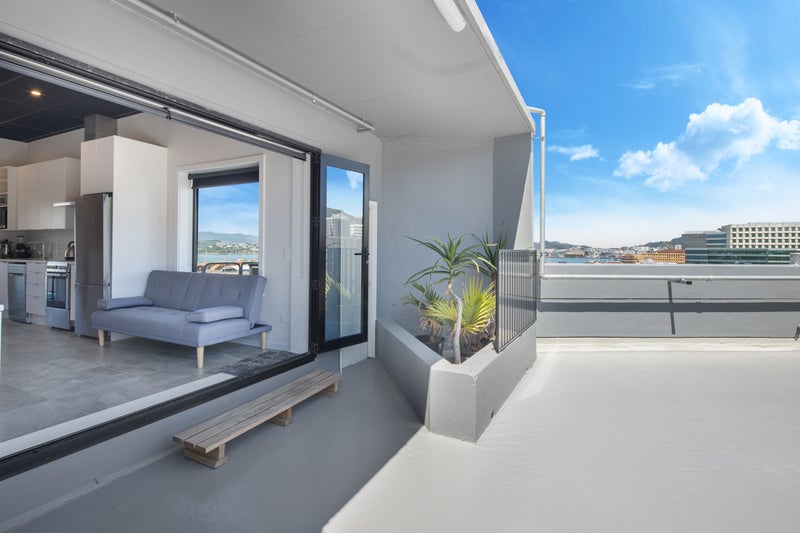 7/163F Thorndon Quay, Pipitea, Wellington - Carousel 1