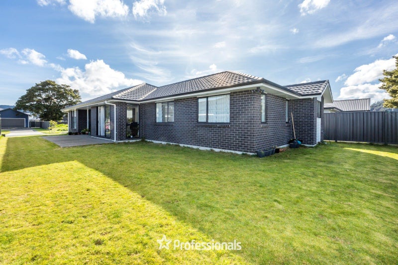 33 Cynisca Crescent, Wallaceville, Upper Hutt - Carousel 27
