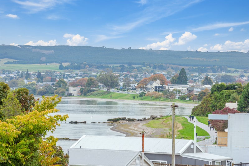 7/208 Lake Terrace, Waipahihi, Taupo - Carousel 1