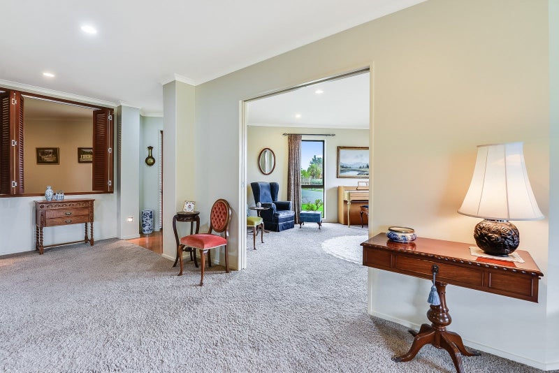 1 Gracefield Place, Huntington, Hamilton - Carousel 38