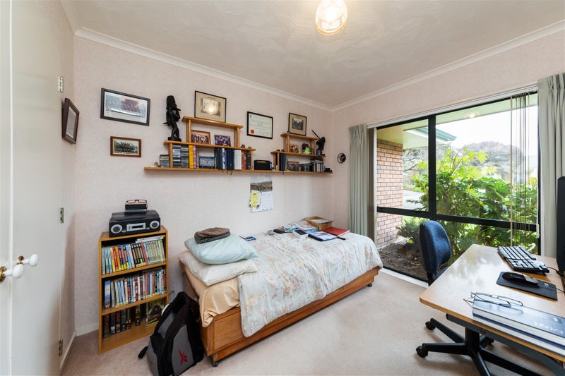 27 Caroline Crescent, Highbury, Palmerston North - Carousel 14