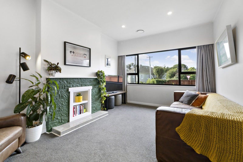 144 Oxford Terrace, Epuni, Lower Hutt - Carousel 1