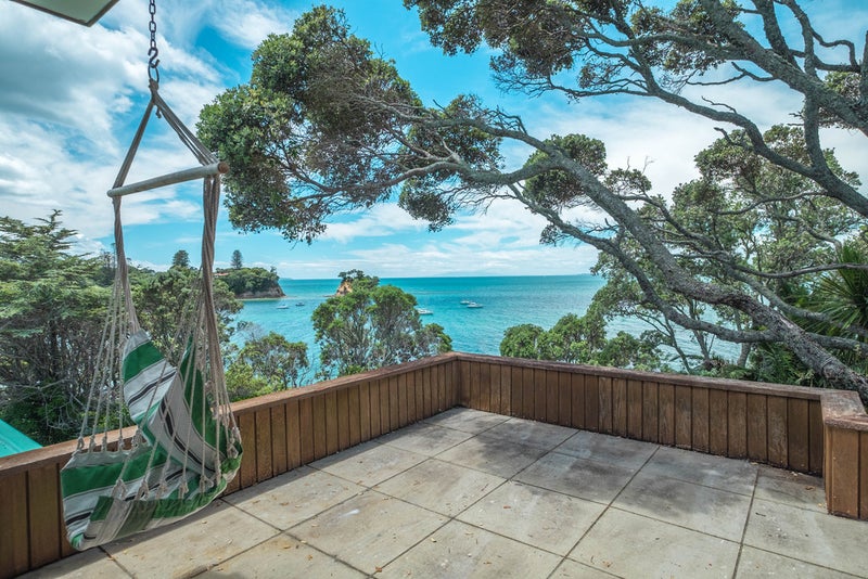 917 Beach Road, Waiake, Auckland - Carousel 2