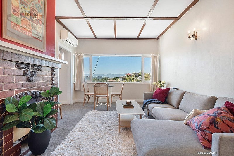 106 Mortimer Terrace, Brooklyn, Wellington - Carousel 1