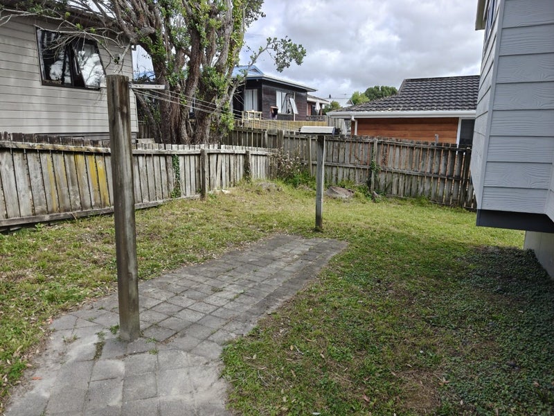 1/127 Spinella Drive, Bayview, Auckland - Carousel 12