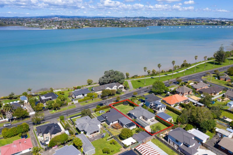 187 Riverside Avenue, Point England, Auckland - Carousel 1