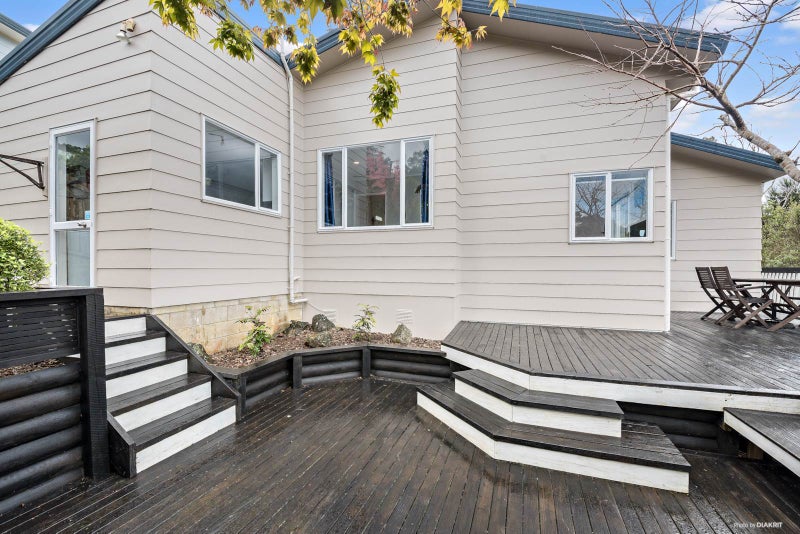 2/8 Fernlea Rise, Bayview, Auckland - Carousel 2