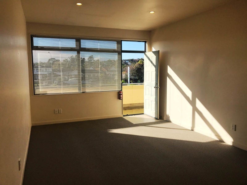 24/29 Aviemore Drive, Highland Park, Auckland - Carousel 1