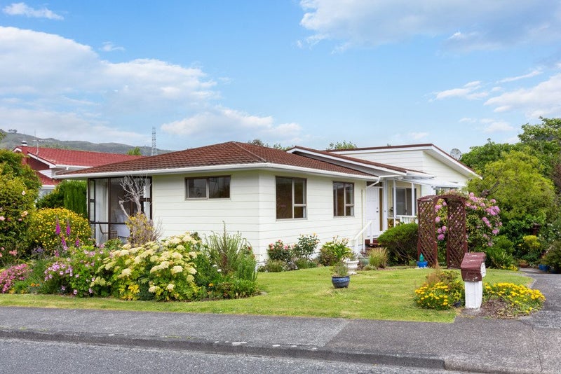 13 Zande Terrace, Tawa, Wellington - Carousel 16