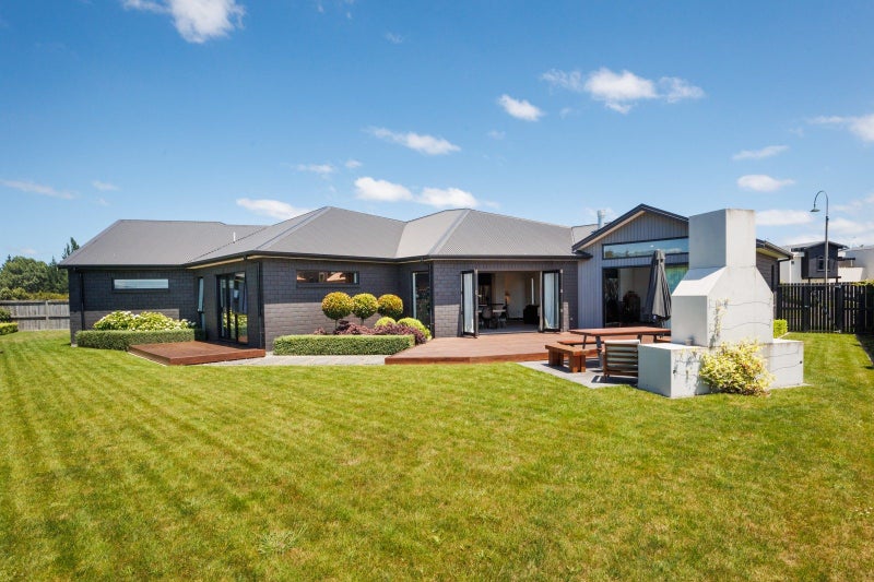 9 Fairway Grove, Hokowhitu, Palmerston North - Carousel 2