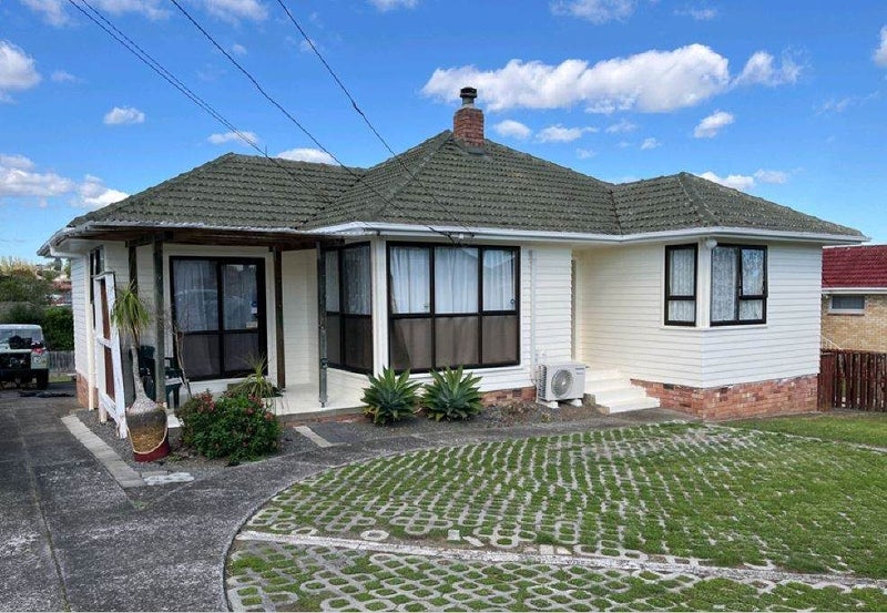 35 Hutchinsons Road, Bucklands Beach, Auckland - Carousel 1