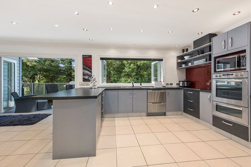 10 Beechwood Way, Te Marua, Upper Hutt - Carousel 2