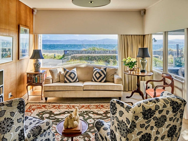 143 Marine Parade, Eastbourne, Lower Hutt - Carousel 1