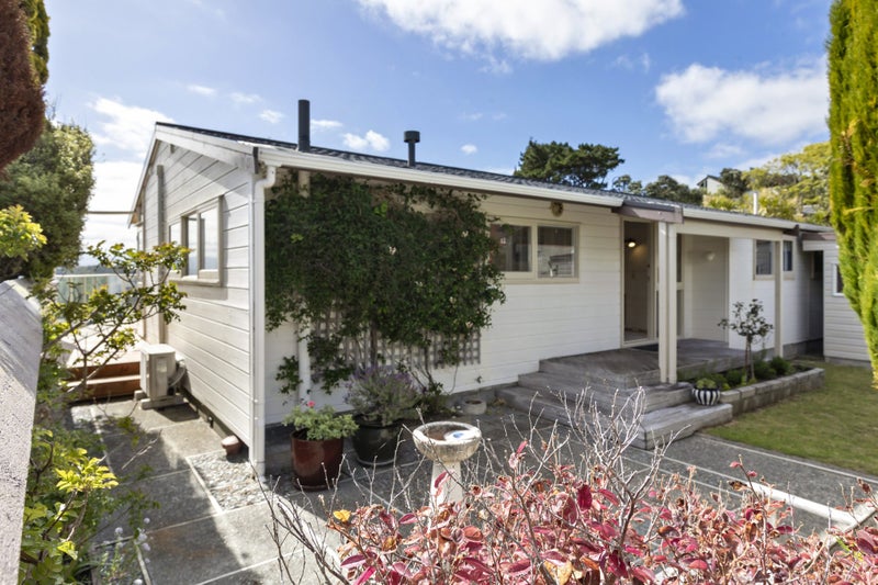 10 Maple Grove, Kingston, Wellington - Carousel 1