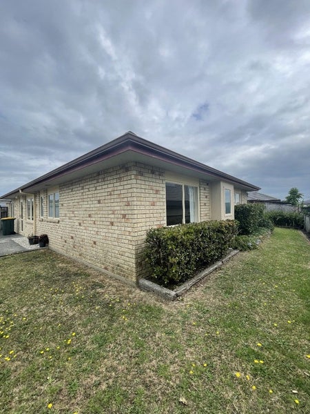 37 Richfield Crescent, Westgate, Auckland - Carousel 2