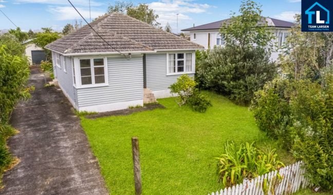 16 Brains Road, Kelston, Auckland - Carousel 1