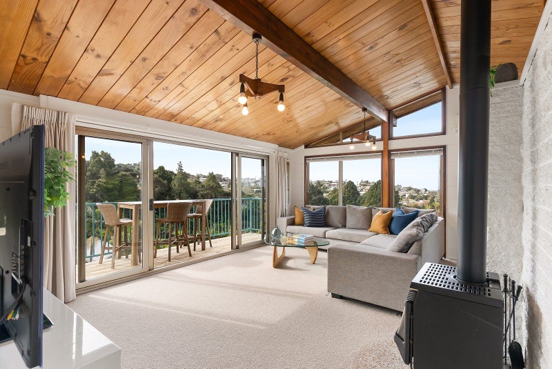 12 McDowell Crescent, Hillcrest, Auckland - Carousel 1
