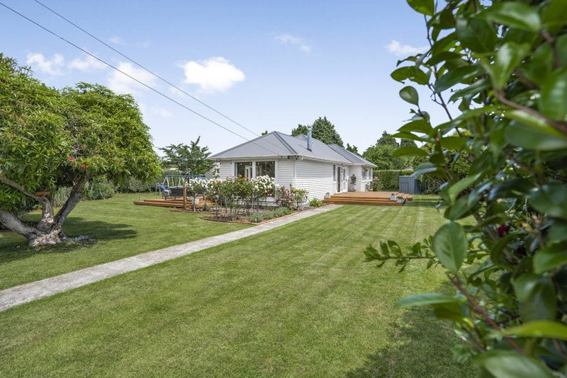 27 Stephen Street, Trentham, Upper Hutt - Carousel 1