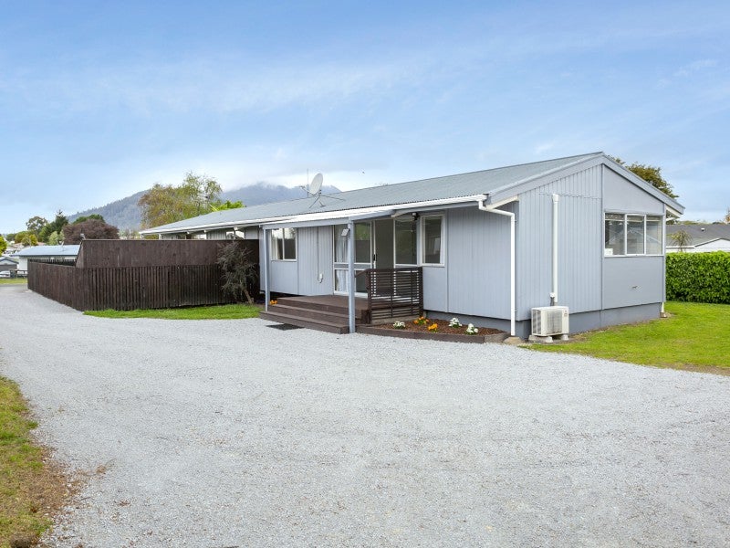 65 Hinekura Avenue, Taupō - Carousel 1