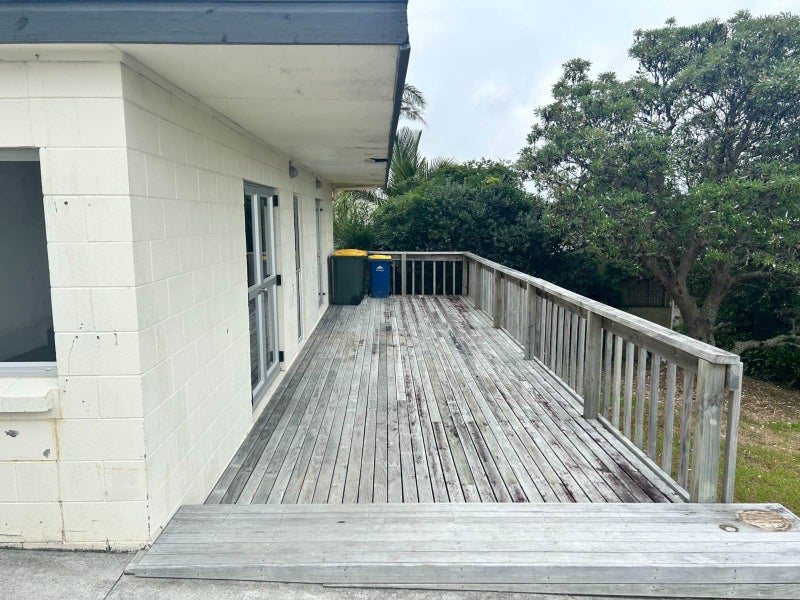 8 Longwood Place, Forrest Hill, Auckland - Carousel 2