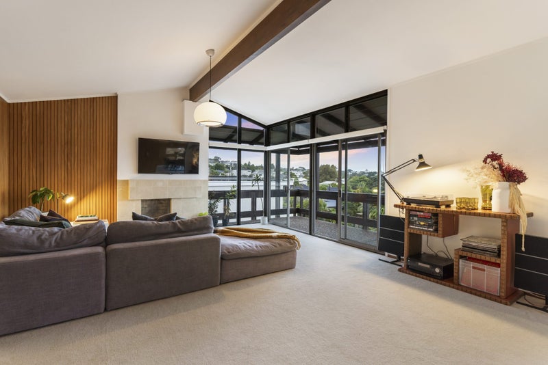 57 Parr Terrace, Castor Bay, Auckland - Carousel 2