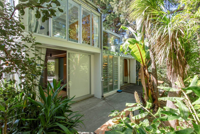 2/25 Wernham Place, Northcote, Auckland - Carousel 1