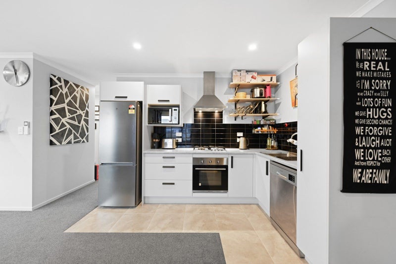 21 Taotahi Avenue, Dinsdale, Hamilton - Carousel 2