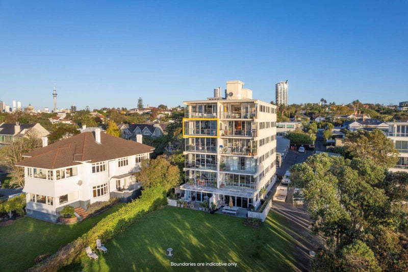 9/57 Sarsfield Street, Herne Bay, Auckland - Carousel 2